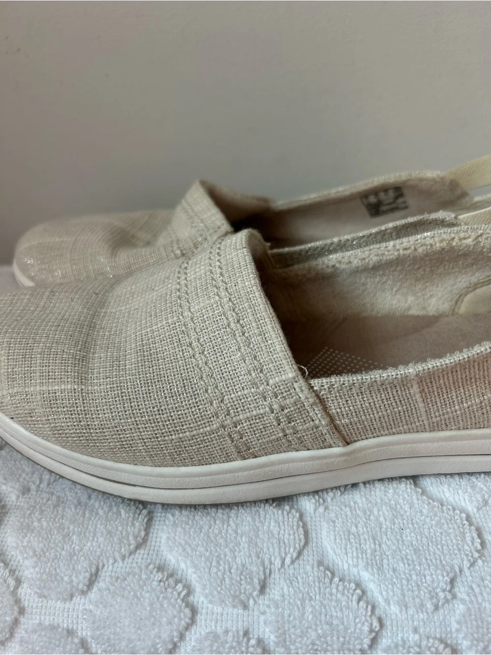 Clarks Women's Breeze Step II Cream Sparkle Size 9.5 Lightweight Slip-On